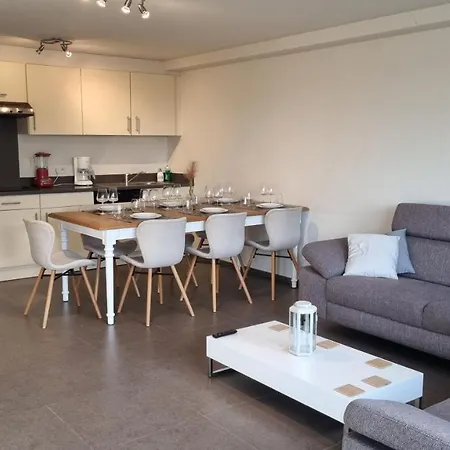 Sans Souci Superior - Ruim, Lichtrijk Met Prive Parking Appartement