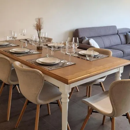 Sans Souci Superior - Ruim, Lichtrijk Met Prive Parking Apartment